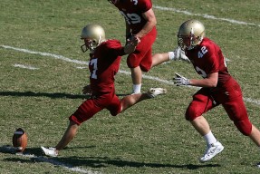 安切洛蒂续约皇马，继续带队，安切洛蒂续约皇马,继续带队的是谁